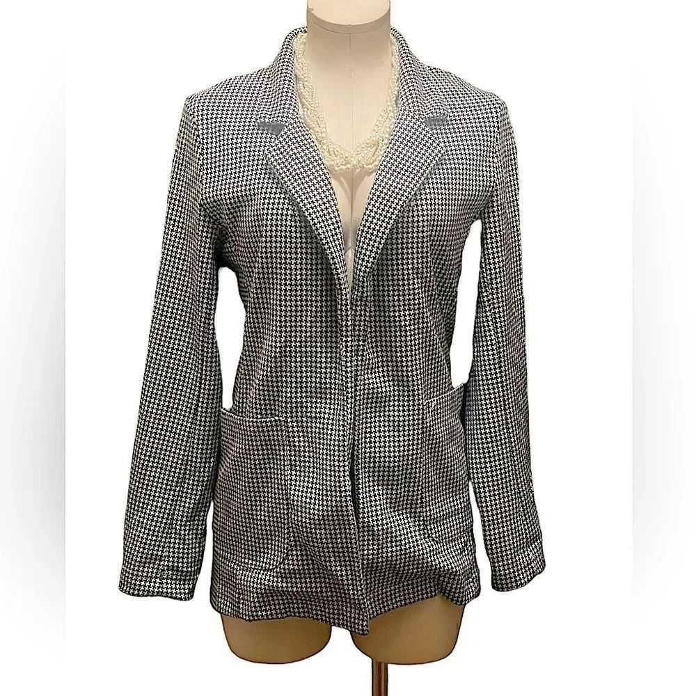 Stylish Fashion Nova Houndstooth Black and White Blazer – Timeless Chic
